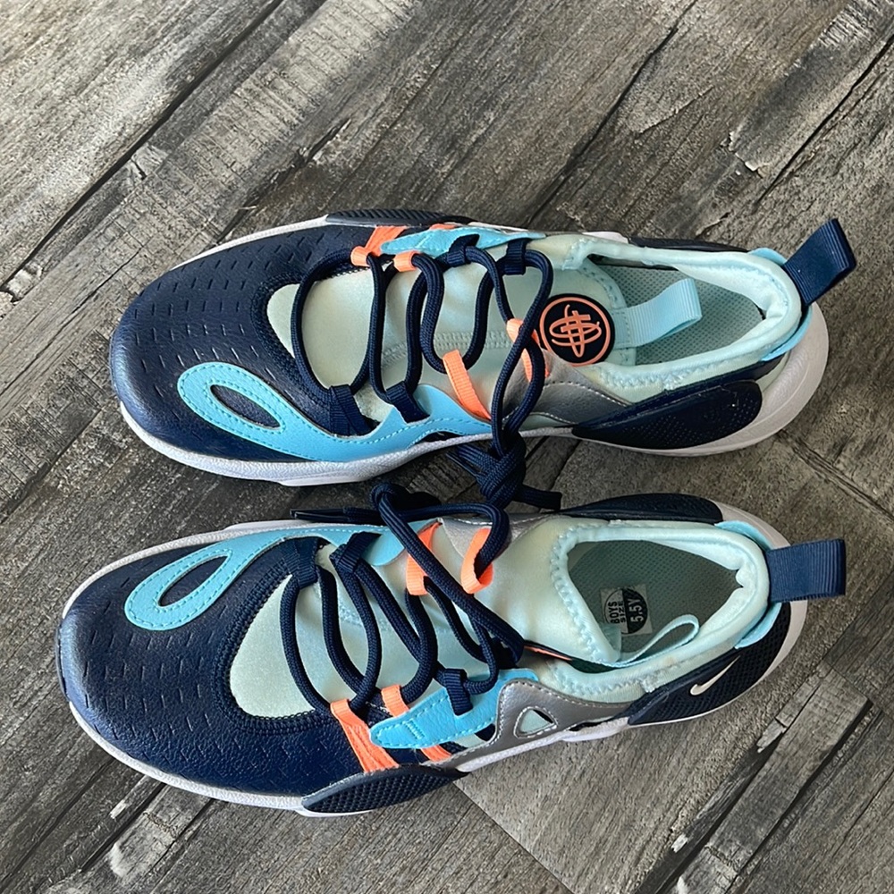 Nike Hurache like new